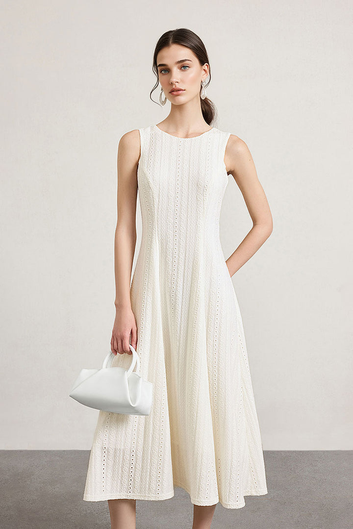White Embroidered Lace Fit & Flare Midi Dress M / Off White / 99.1% Polyester 0.9% Spandex
