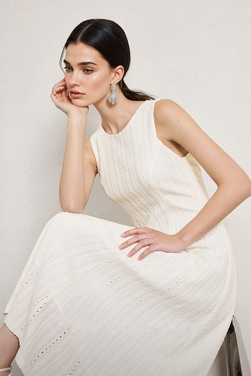 White Embroidered Lace Fit & Flare Midi Dress M / Off White / 99.1% Polyester 0.9% Spandex