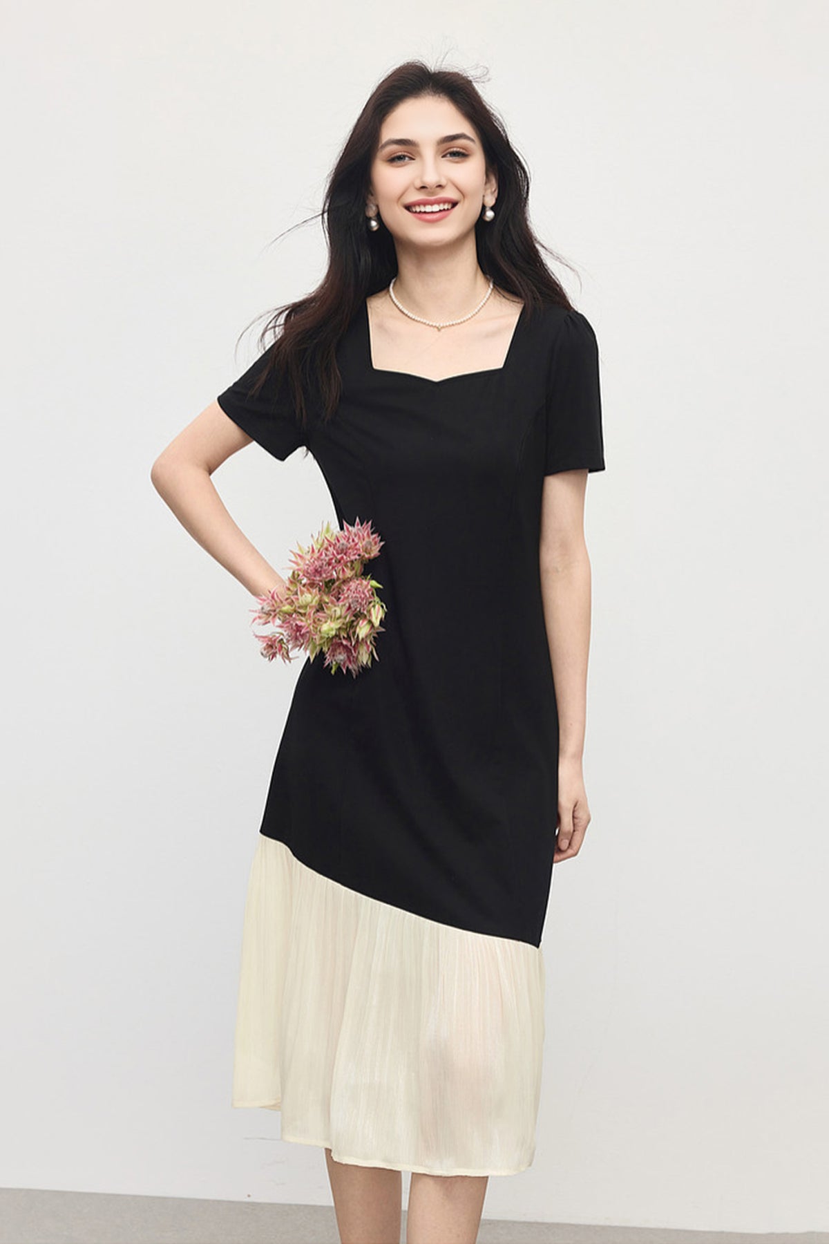 Short-Sleeve Sweetheart-Neck A-Line Midi Dress