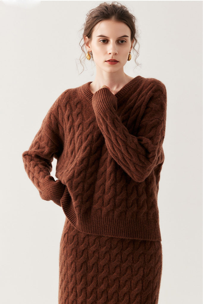 Ultrasoft Cashmere-Merino Cable Knit V-Neck Sweater Chocolate Brown / M Fibflx