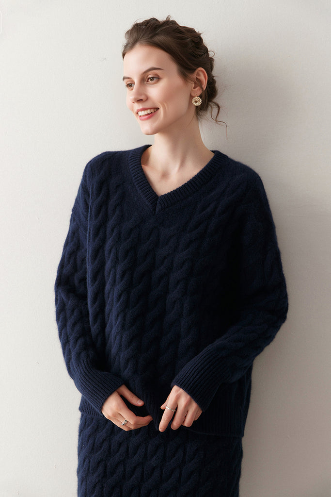 Ultrasoft Cashmere-Merino Cable Knit V-Neck Sweater Mid Night Blue / M Fibflx