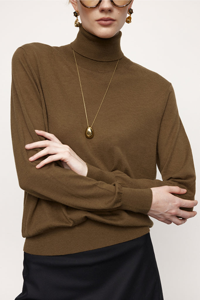 Washable Cashmere-Silk Fine-Knit Turtleneck Sweater  Fibflx