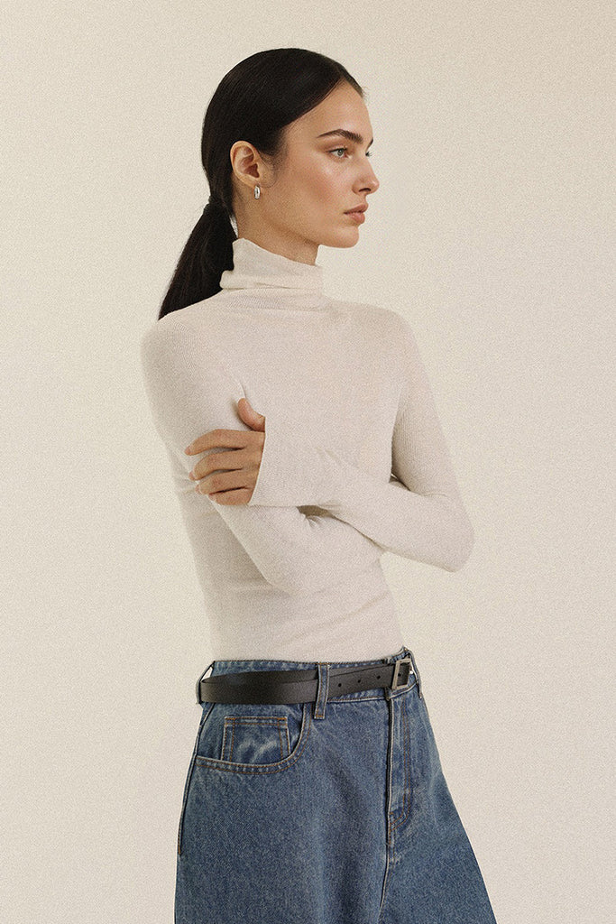 Washable Seamless Cashmere-Silk Turtleneck Sweater  Fibflx